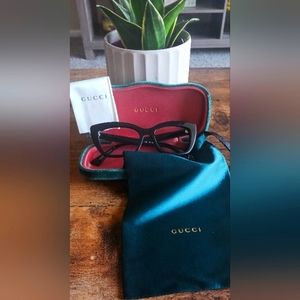 NWOT Gucci Frame with Case
